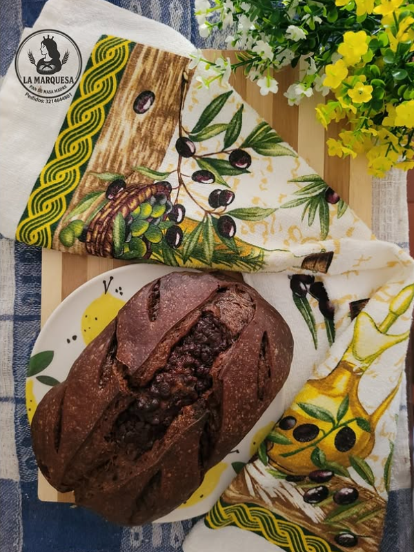 Pan de molde de masa madre con cacao