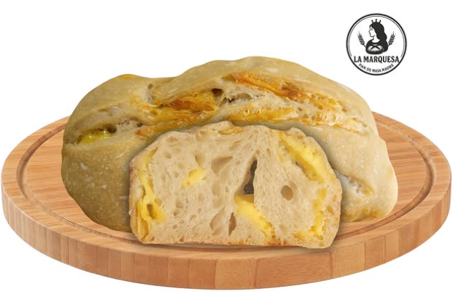 Pan de molde de masa madre con queso, miga esponjosa
